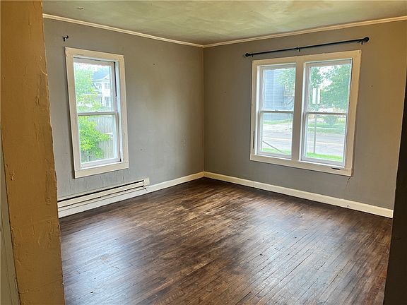 3rd image of 126 N Wilson Avenue