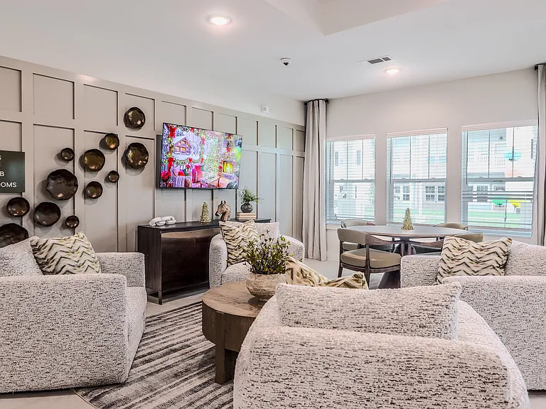 Whispering Pointe Apartments — Photo 6