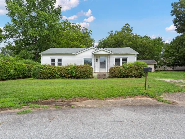 103 Bermuda St, Westminster, SC 29693