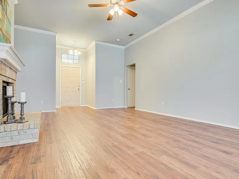 956 Carlin Ln — Photo 11