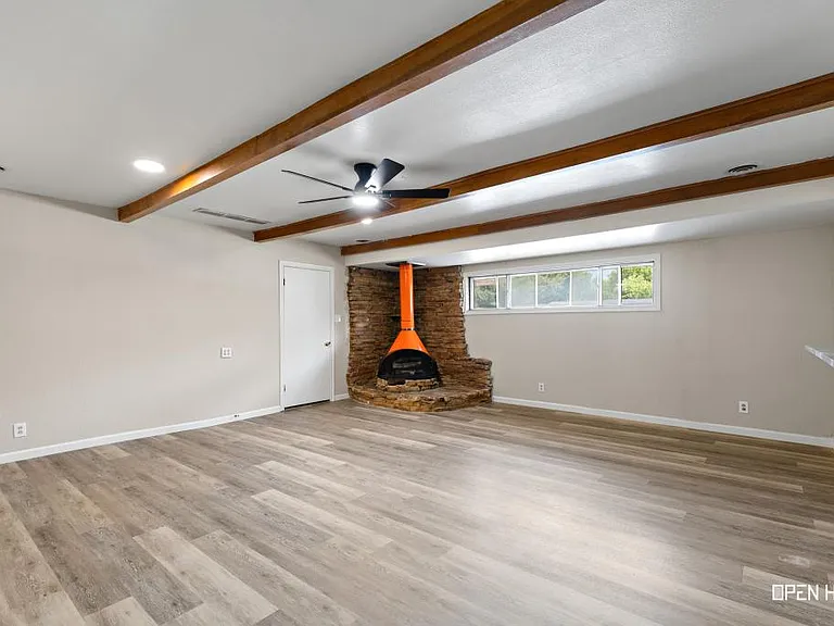 4202 Meadowbrook Dr — Photo 23