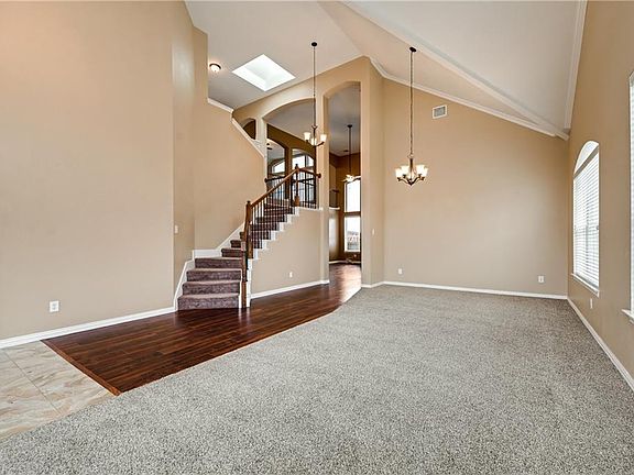 5th image of 217 Crystal Lake Dr