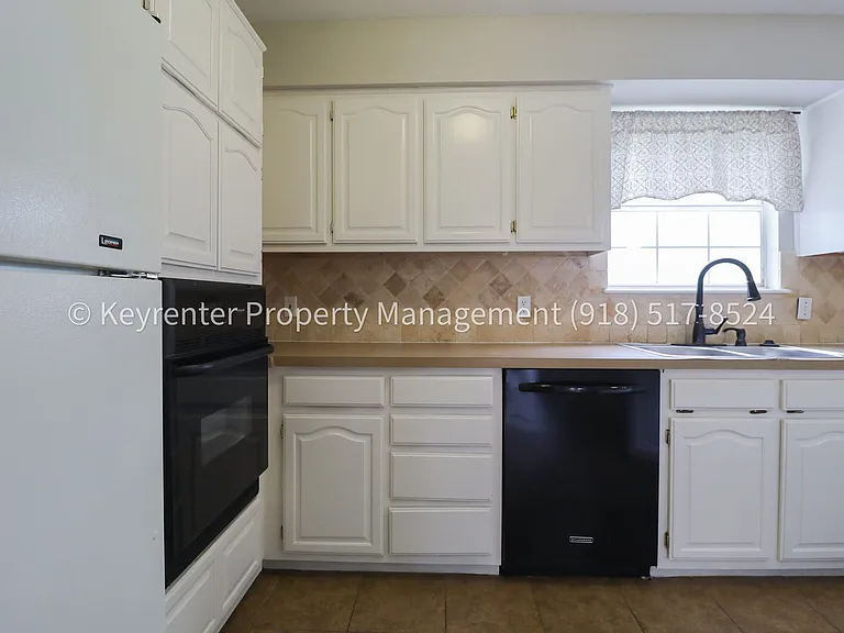 1228 W 112th Dr S — Photo 16