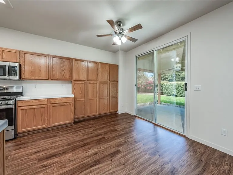 1004 W Orange St — Photo 3