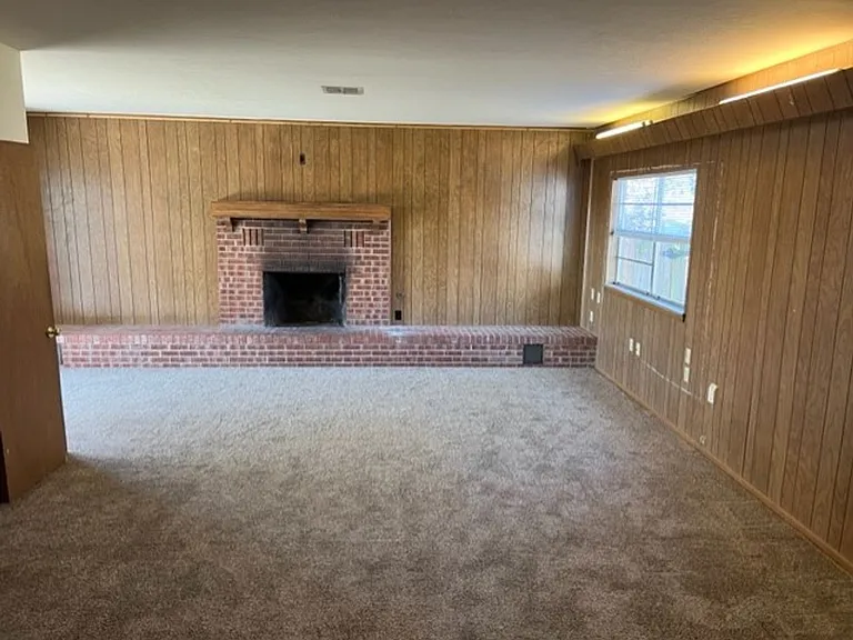 1122 N Flood Ave — Photo 12