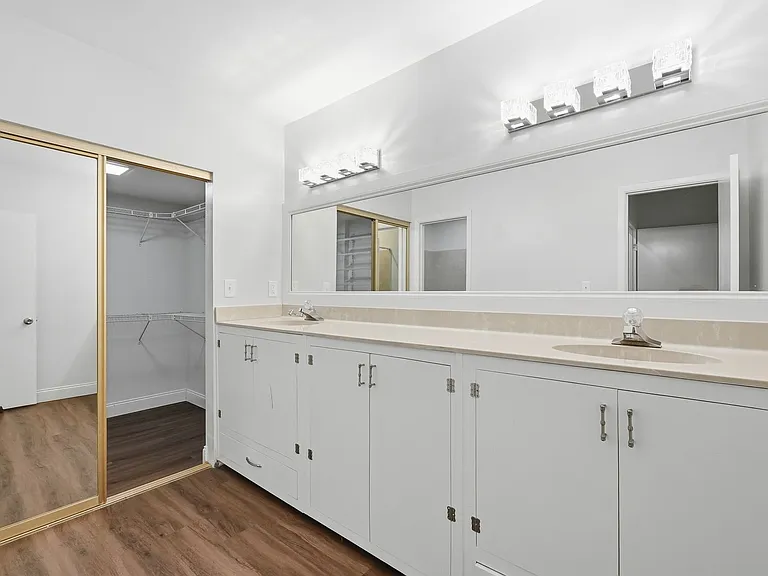 114 Gleneagles Dr — Photo 36