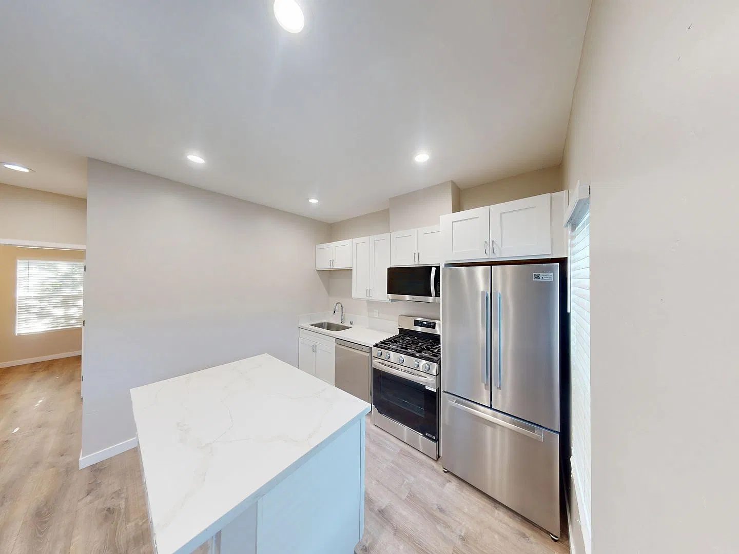 Updated 3 Bed / 2 Bath on Ewing! — Photo 3