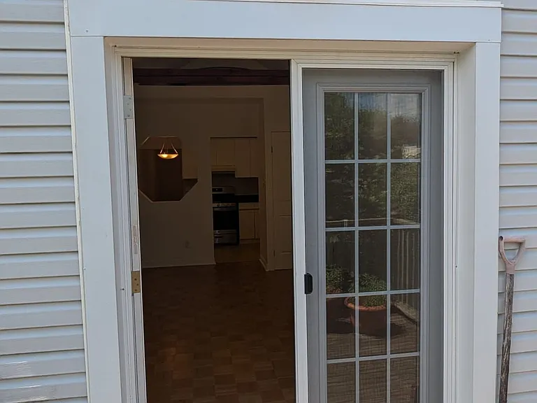 91 Edwin Ave #2 — Photo 10