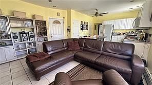 5th image of 846 Stanley Ave