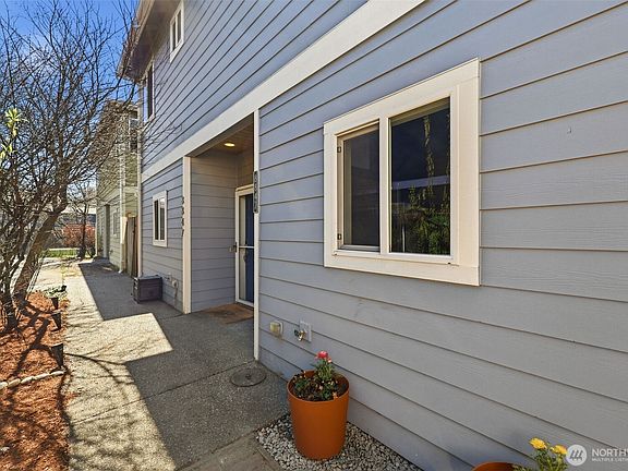 4th image of 8847 9th Avenue SW #A
