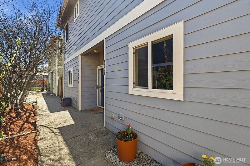 4th image of 8847 9th Avenue SW #A