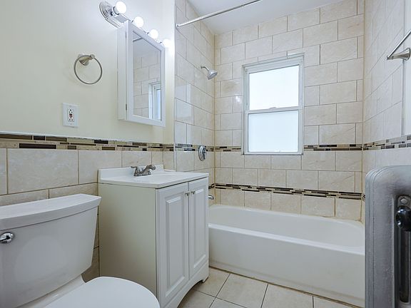 4th image of 85-87 Fuller St #2