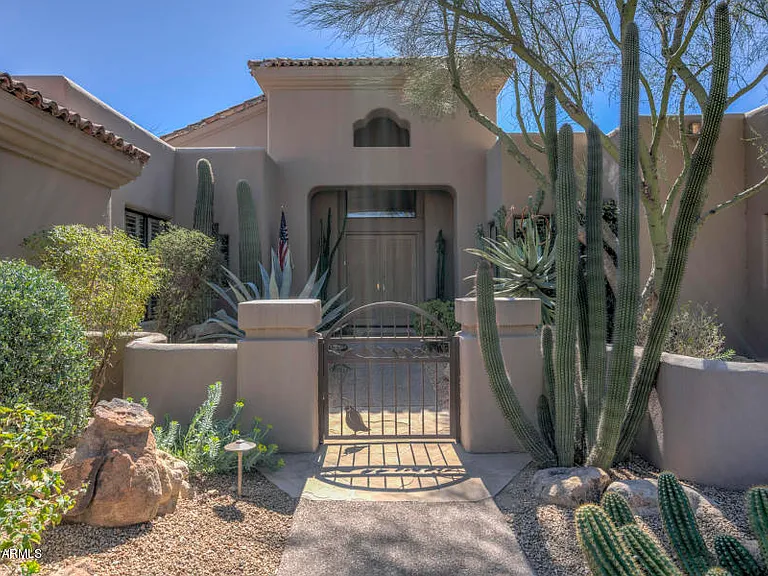 7723 E Cassia Cir — Photo 2