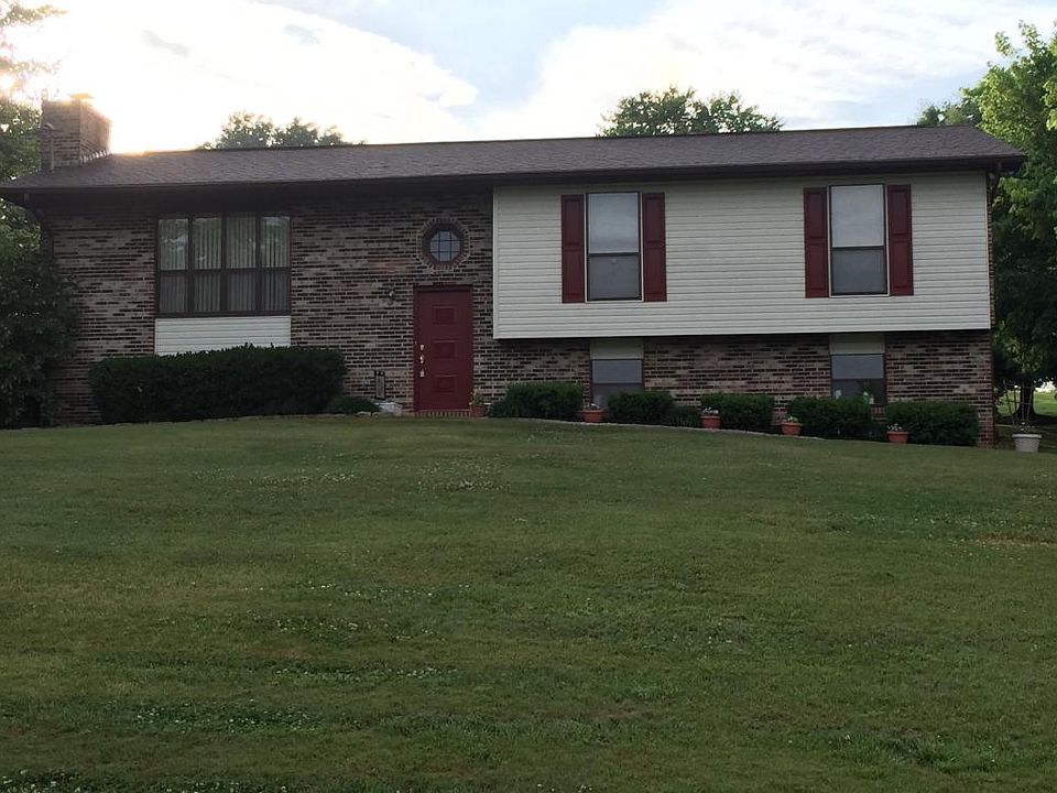 2nd image of 1404 Crestview Cir