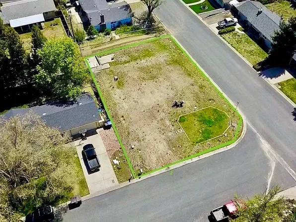 802 Scenic Ct, Yreka, CA 96097