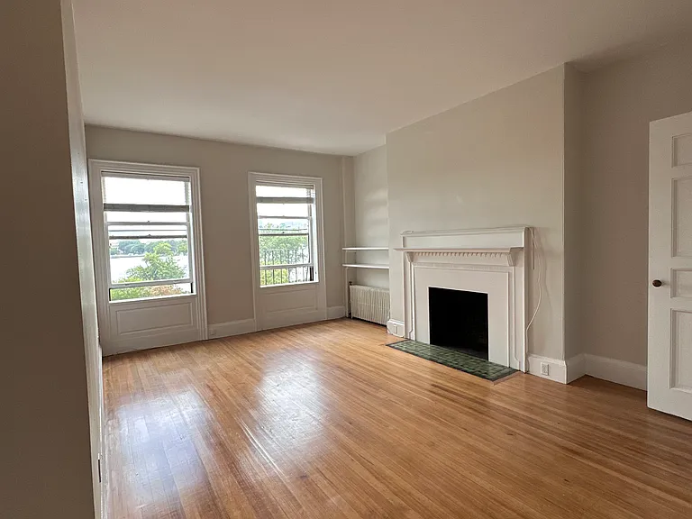 468 Beacon St #8 — Photo 4
