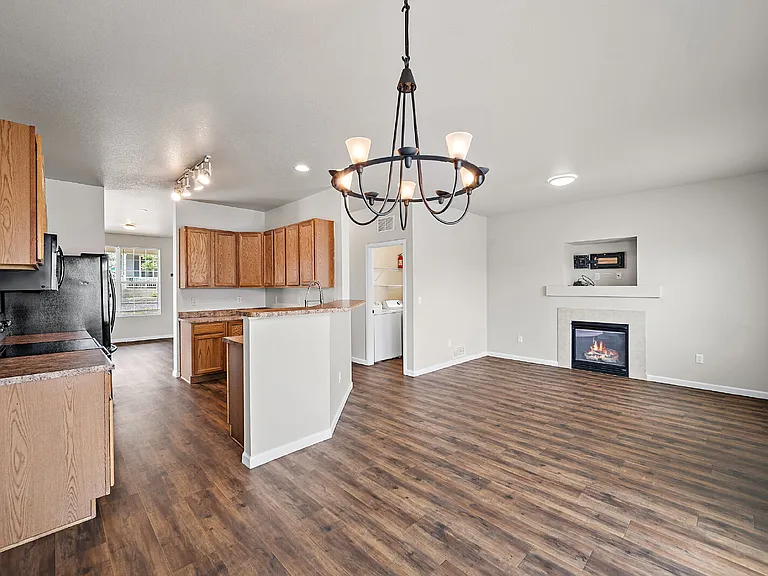 2211 Downend St — Photo 3