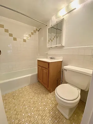 Rented by Guy Goldman, LREB | media 5