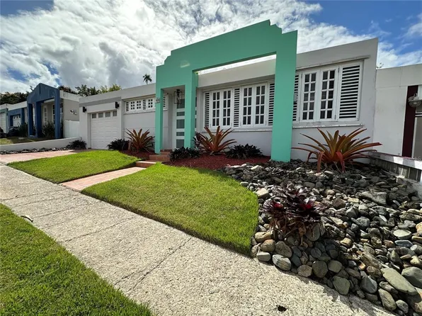 El Encanto Zinias St #B17, Juncos, PR 00777