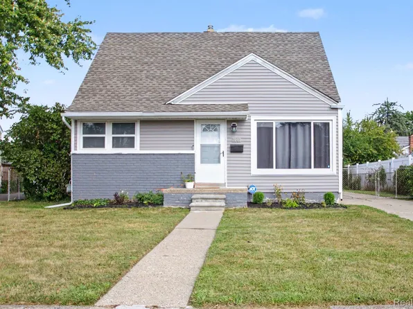 7040 Deering St, Garden City, MI 48135