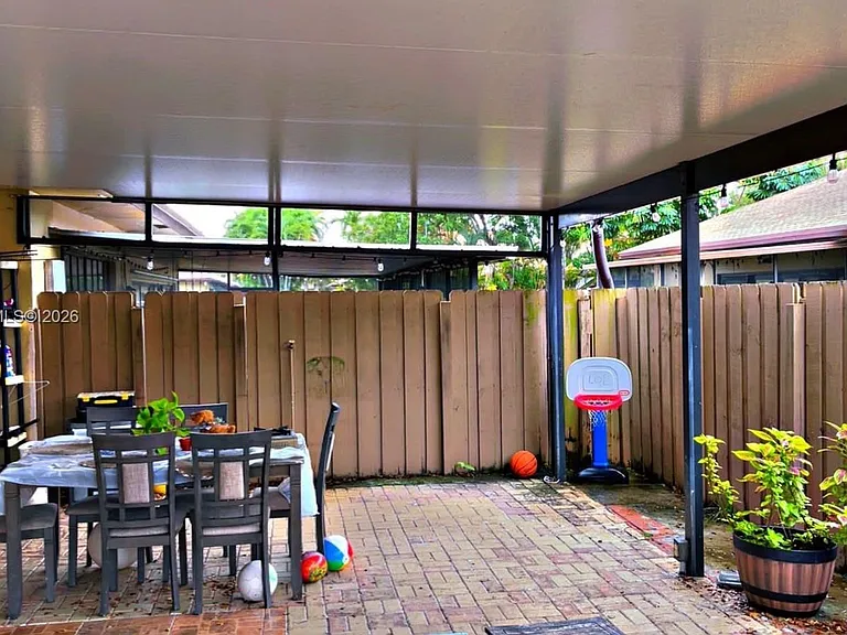 7509 SW 26th Ct #5 — Photo 9