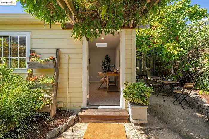 5373 James Ave — Photo 34