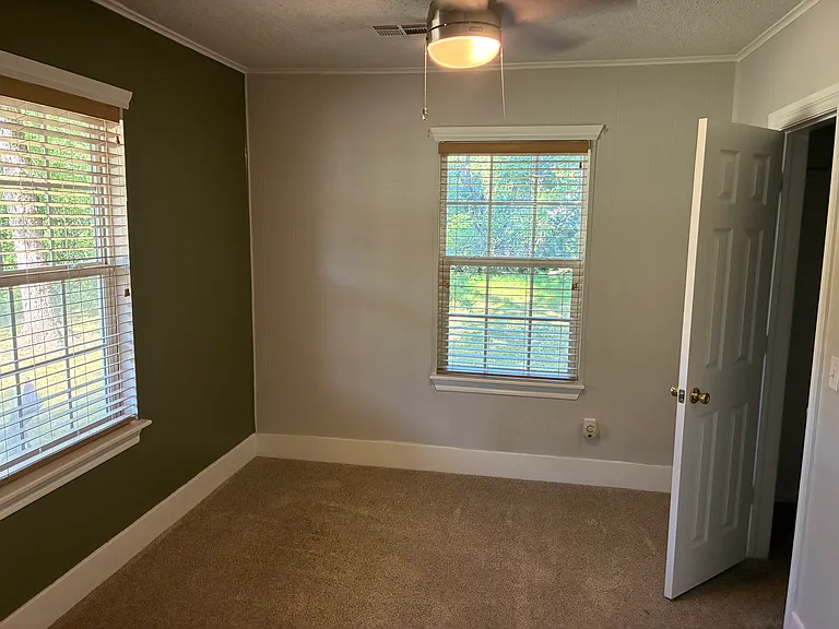 424 E Ash St — Photo 6