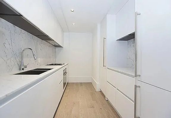 4th image of 429 Kent Ave #314
