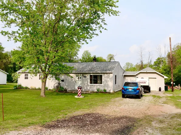 13367 Neff Rd, Clio, MI 48420