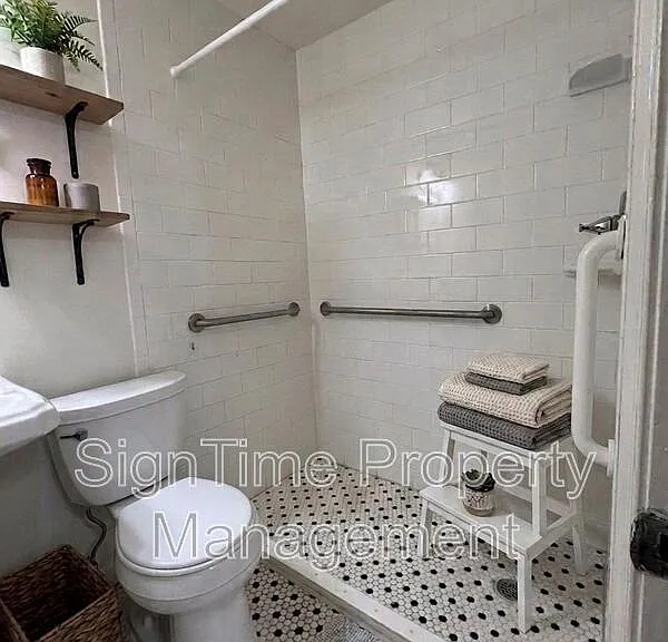627 N Mulberry St — Photo 8