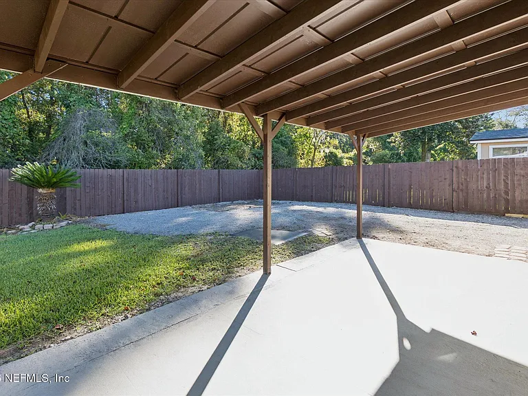 863 Westgate Dr — Photo 39