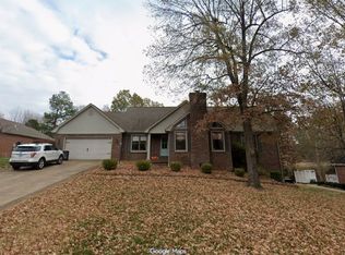 140 Pinebrook Dr, Paducah, KY 42001