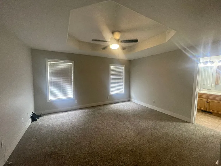 772 E Weller Ct — Photo 6