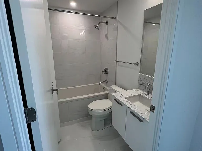 3 Gloucester St #3203 — Photo 9