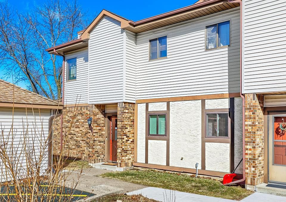 1st image of 2058 Pathways Dr #9
