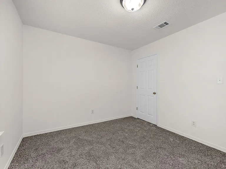 9568 Brentwood Blvd — Photo 29