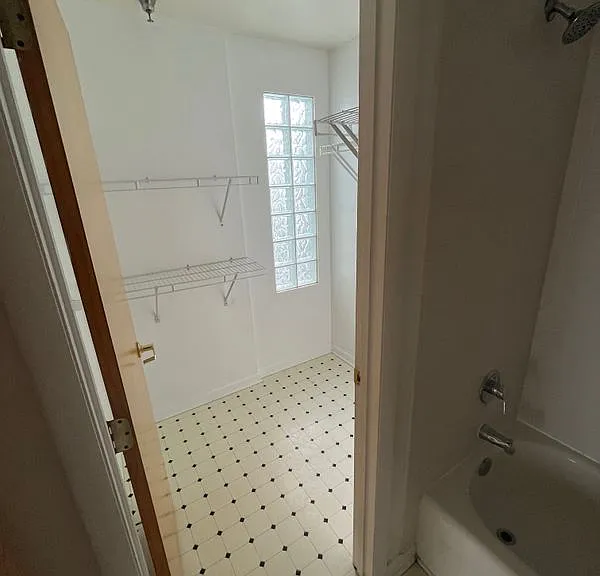 907 Caroline St #9 — Photo 10