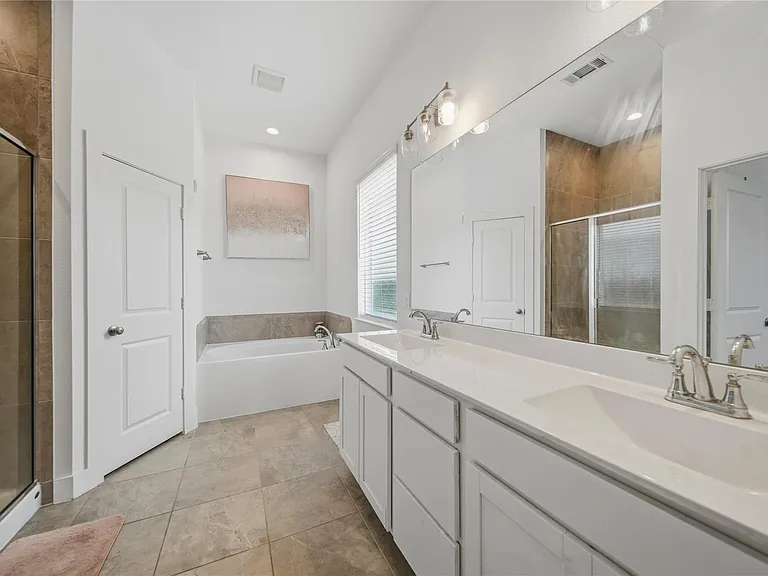 4512 Bartagrass Dr — Photo 19