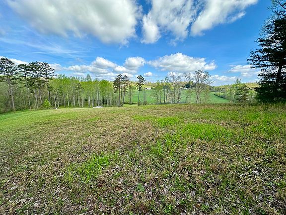 5th image of 41 Deerfoot Dr