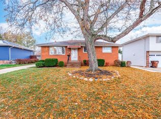 7406 Meadow Ln, Parma, OH 44134