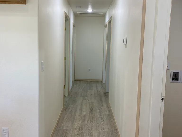 111 W Brooks St — Photo 11