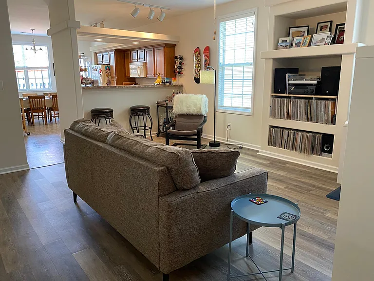 3916 Pine Ridge Way — Photo 3