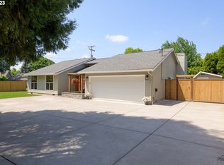 594 Walnut Ln, Eugene, OR 97401