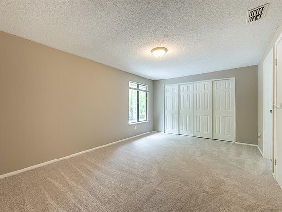 3rd image of 4914 Silver Oaks Vlg #D