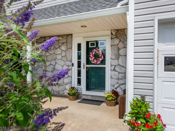 16 Cotton Ct, Hardyston Twp., NJ 07419