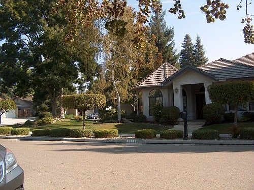 2nd image of 2323 SW Cottonwood Cir
