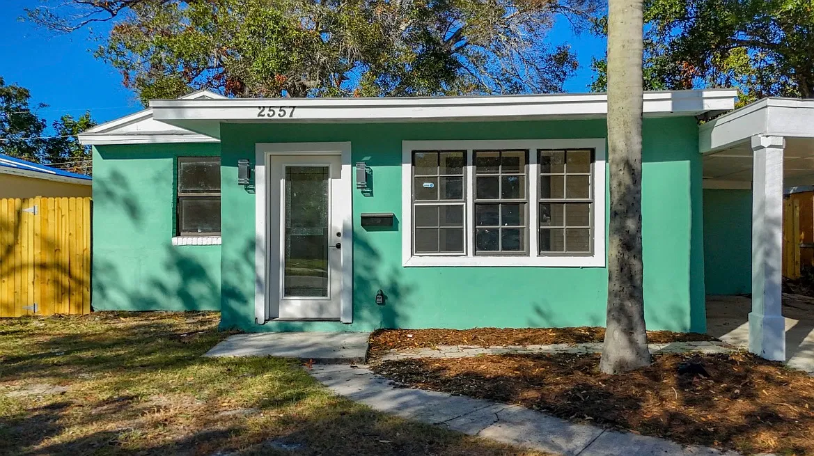 3 bed, 1009 sqft, $2,175 — Photo 1