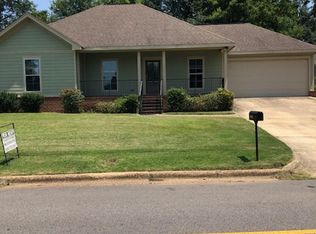 2203 Forest Lake Dr, Tuscaloosa, AL 35401