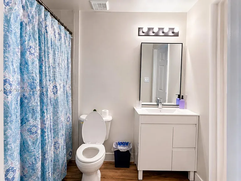 215 SW 42nd Ave #710 — Photo 10