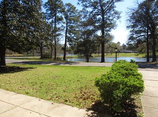 707 Lakeshore Dr, Pineville, LA 71360